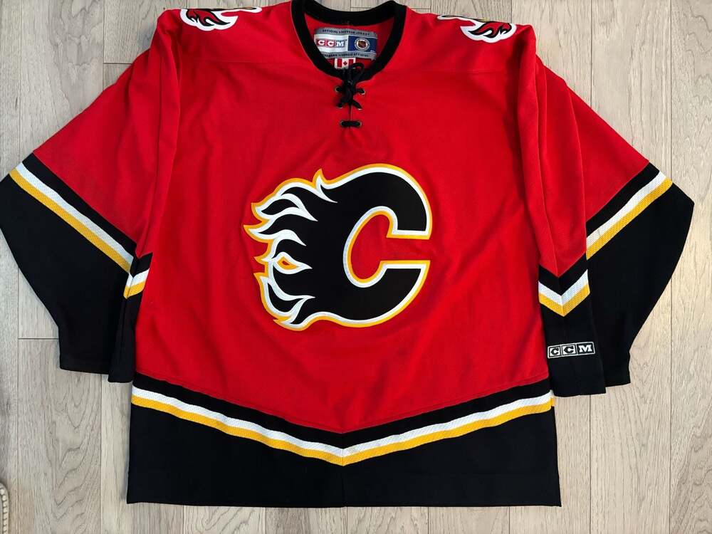 Vintage Calgary Flames CCM NHL Hockey Jersey Size XL